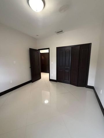 9141 NW 152nd Street, Miami Lakes, FL 33018