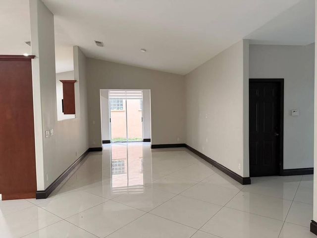 9141 NW 152nd Street, Miami Lakes, FL 33018