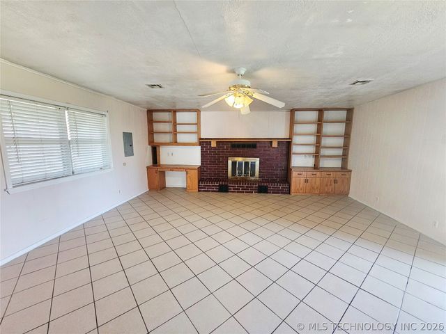 11877 E 61st Place, Broken Arrow, OK 74012