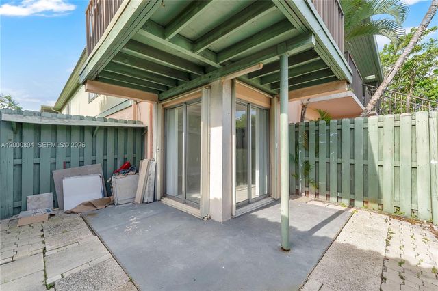 1799 Fairview Villas Dr 1, Palm Springs, FL 33406