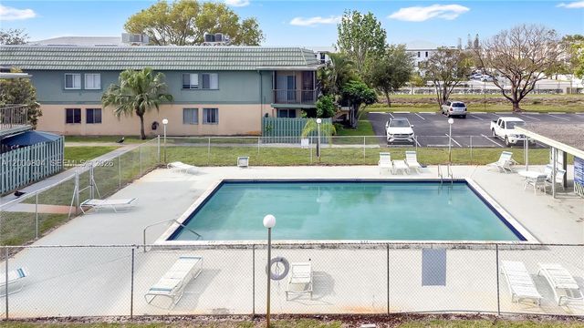 1799 Fairview Villas Dr 1, Palm Springs, FL 33406