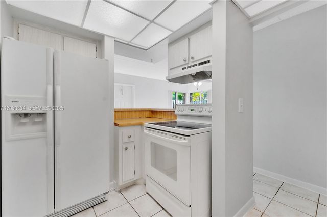 1799 Fairview Villas Dr 1, Palm Springs, FL 33406