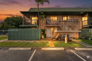 1799 Fairview Villas Dr 1, Palm Springs, FL 33406