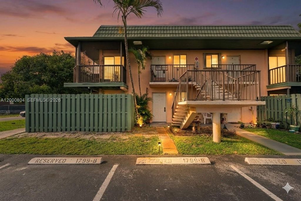 1799 Fairview Villas Dr 1, Palm Springs, FL 33406