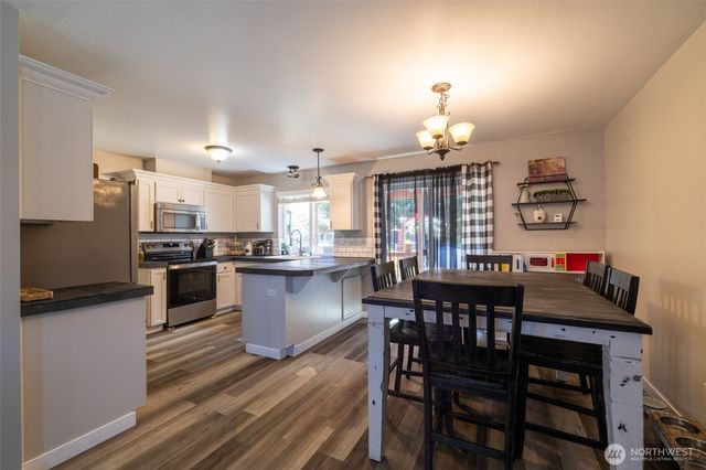 2588 Kristine Court, Centralia, WA 98531