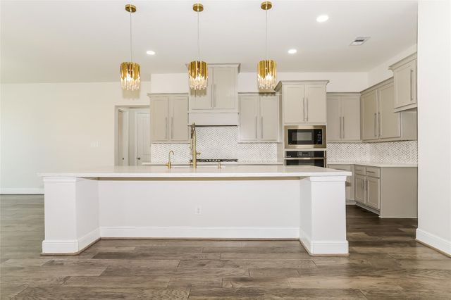 30627 S Creek Way, Fulshear, TX 77441