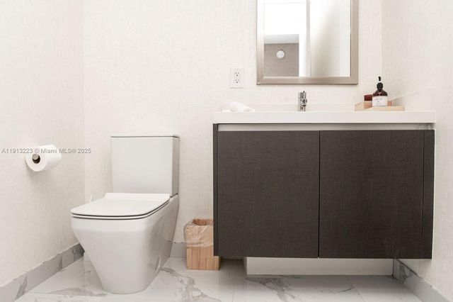 851 NE 1st Ave 1811, Miami, FL 33132