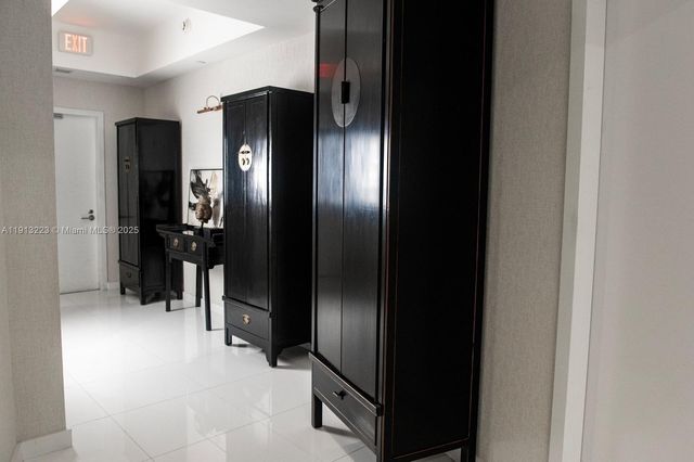 851 NE 1st Ave 1811, Miami, FL 33132