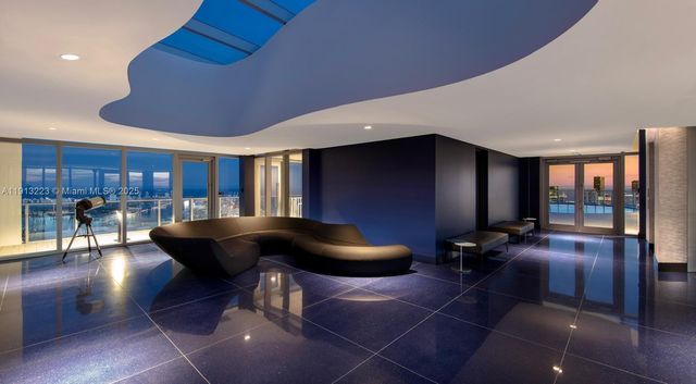 851 NE 1st Ave 1811, Miami, FL 33132