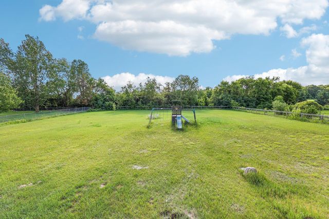 40042 Harvester Avenue, North Branch, MN 55056