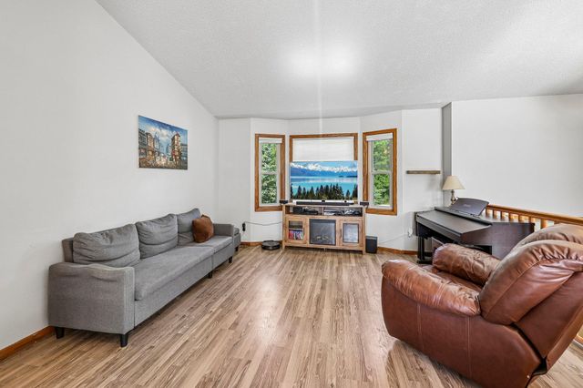 40042 Harvester Avenue, North Branch, MN 55056