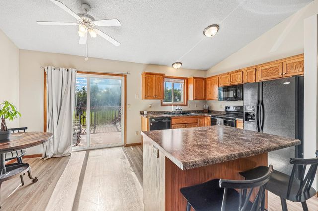40042 Harvester Avenue, North Branch, MN 55056