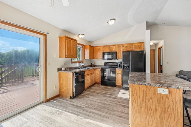 40042 Harvester Avenue, North Branch, MN 55056