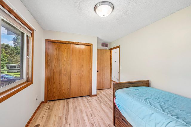 40042 Harvester Avenue, North Branch, MN 55056