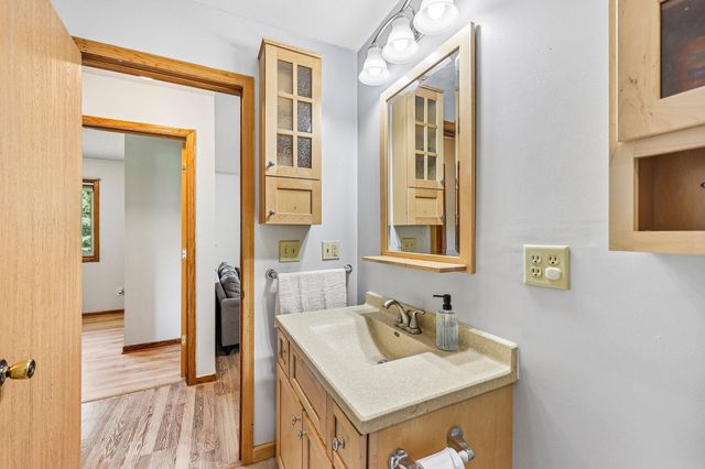 40042 Harvester Avenue, North Branch, MN 55056