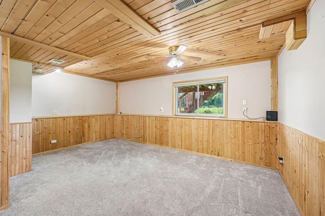40042 Harvester Avenue, North Branch, MN 55056