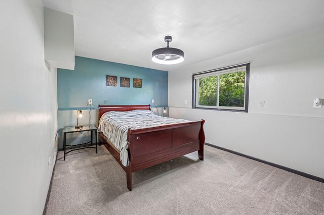 40042 Harvester Avenue, North Branch, MN 55056