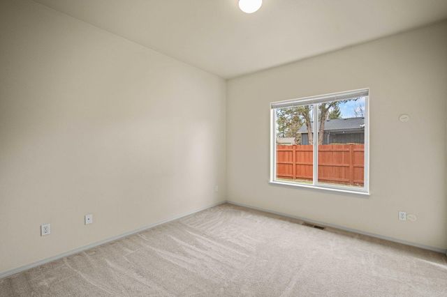 20627 White Dove Lane, Bend, OR 97702