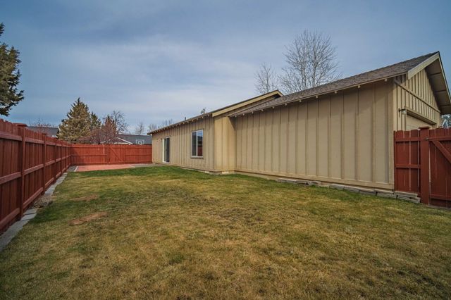 20627 White Dove Lane, Bend, OR 97702