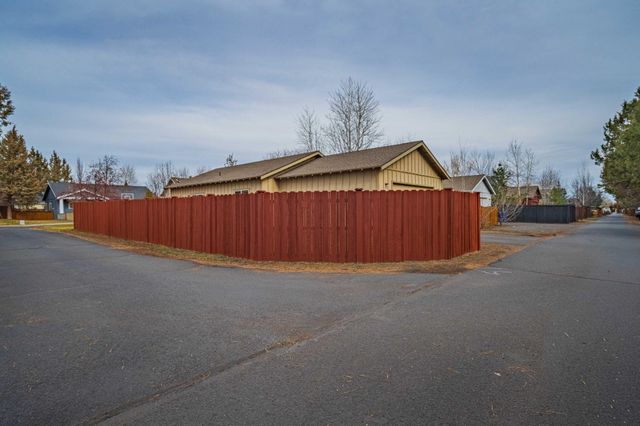 20627 White Dove Lane, Bend, OR 97702