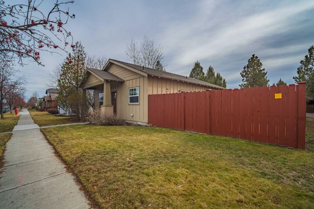 20627 White Dove Lane, Bend, OR 97702