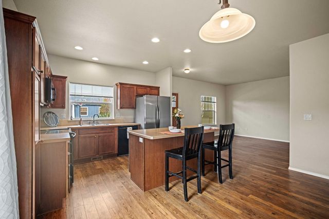 20627 White Dove Lane, Bend, OR 97702