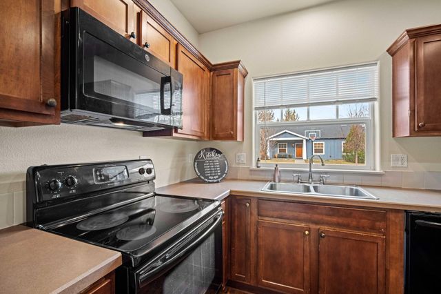 20627 White Dove Lane, Bend, OR 97702