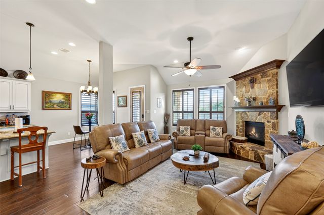 316 Village Creek Drive, Mckinney, TX 75071