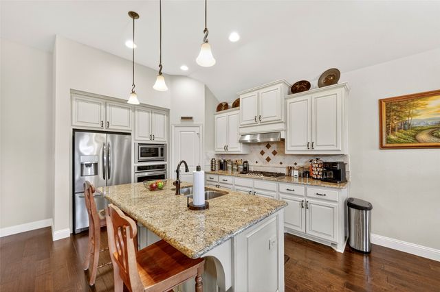 316 Village Creek Drive, Mckinney, TX 75071