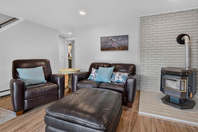 294 Reservoir Drive, Weare, NH 03281