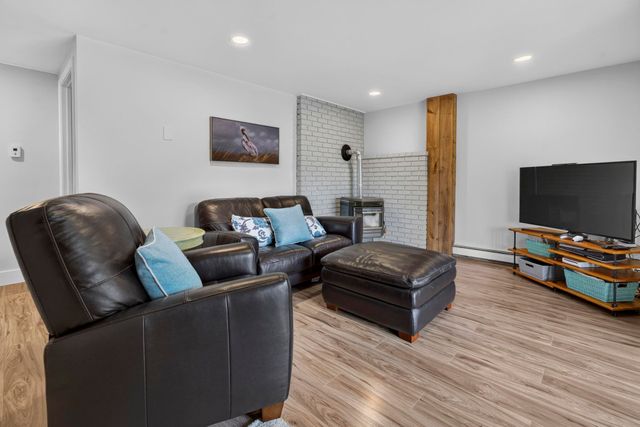 294 Reservoir Drive, Weare, NH 03281