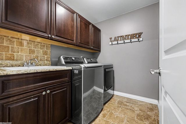 18011 Humber Bridge Drive, Macomb Twp, MI 48042