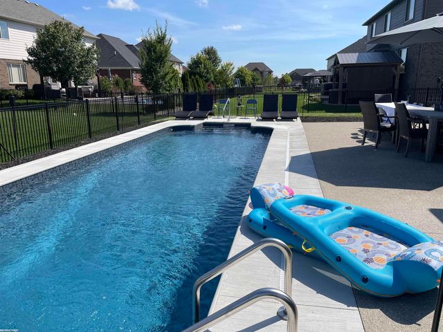 18011 Humber Bridge Drive, Macomb Twp, MI 48042