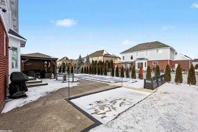 18011 Humber Bridge Drive, Macomb Twp, MI 48042