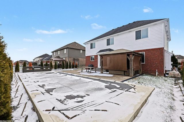 18011 Humber Bridge Drive, Macomb Twp, MI 48042