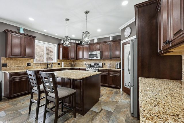 18011 Humber Bridge Drive, Macomb Twp, MI 48042