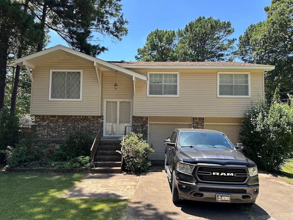 10 Summerhill Court, Little Rock, AR 72211