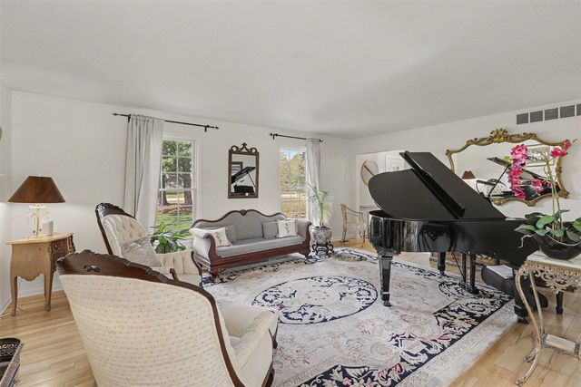 5589 Tanglewood Drive, Ann Arbor, MI 48105