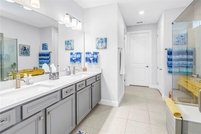 8721 OCEAN TIDES COVE, Parrish, FL 34219