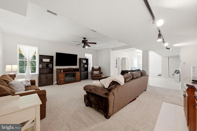 102 JULIE CT, Winchester, VA 22602