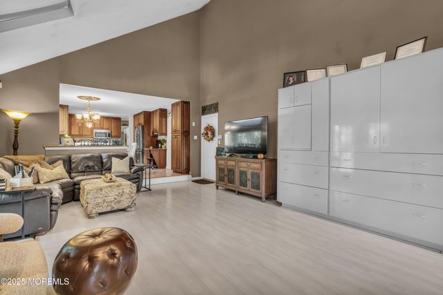 7 Red Coach Lane, Holmdel, NJ 07733