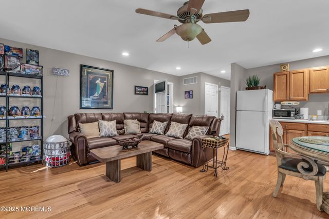 7 Red Coach Lane, Holmdel, NJ 07733