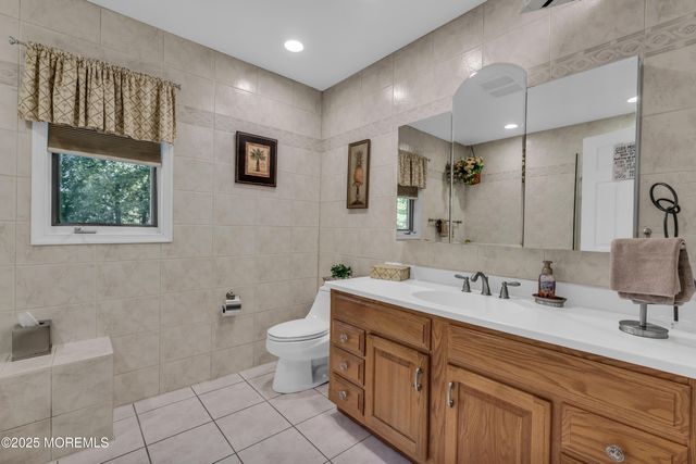 7 Red Coach Lane, Holmdel, NJ 07733