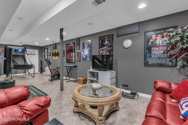 7 Red Coach Lane, Holmdel, NJ 07733