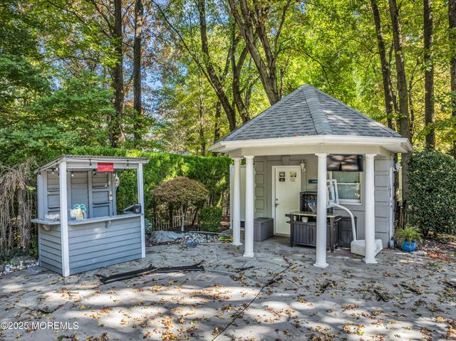 7 Red Coach Lane, Holmdel, NJ 07733