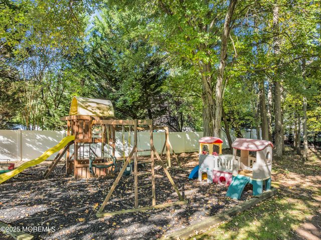 7 Red Coach Lane, Holmdel, NJ 07733