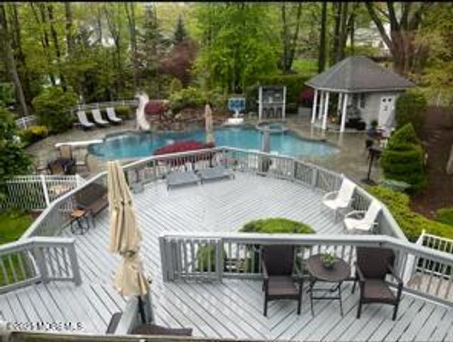 7 Red Coach Lane, Holmdel, NJ 07733