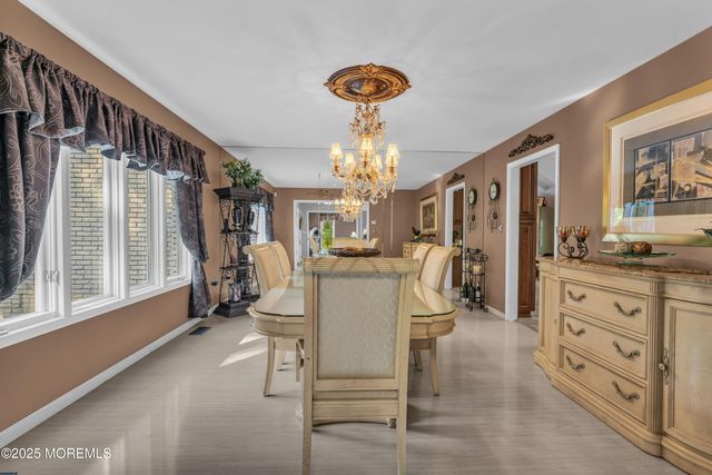 7 Red Coach Lane, Holmdel, NJ 07733