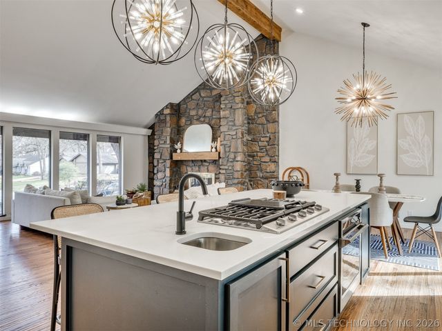 10502 S Quebec Avenue, Tulsa, OK 74137