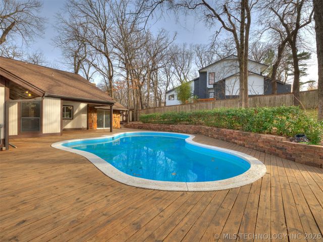 10502 S Quebec Avenue, Tulsa, OK 74137